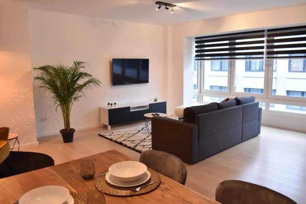 Vernieuwd Appartement Op 200M Van De Zee Ostend Exterior photo